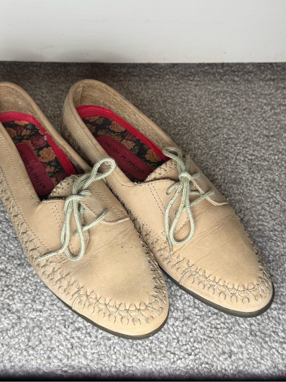 Vintage Hush Puppies Women's Tan Leather Moccasin Loafers with Floral Lining